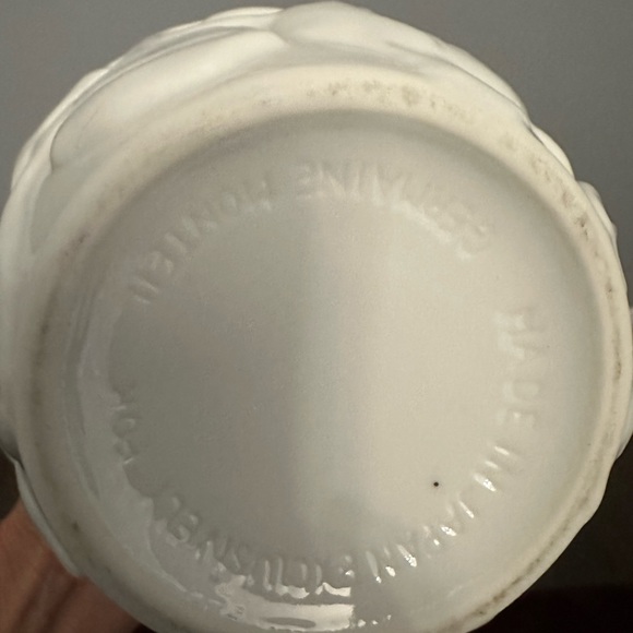 Vtg White rose porcelain vase made exclusively Germaine Montiel 1950’s Designer - Picture 5 of 5